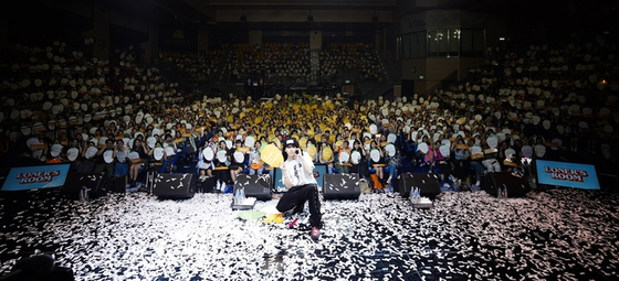 Yong has held a concert for his Hong Kong fans last year titled “Loner’s Room.” [BLACK MADE]