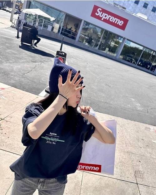 박하선은 “난 내 삶의 끝을 본 적이 있숴! #박태지”라는 의미심장한 문구를 남기며, 자신의 일상과 생각을 팬들과 공유했다. 사진=박하선 SNS