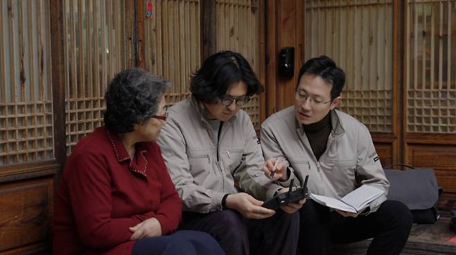 서울시가 지난해 도입한 '서울한옥4.0' 제도에 따라 한옥 등록 활성화 위해 성북·동대문구 등을 직접 방문해 제도 안내에 나선다. 한옥 등록은 한옥의 효율적 관리와 멸실을 막기 위해 도입한 제도다./사진제공=서울시