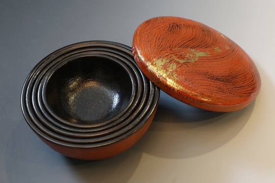 “Balwu” is made with ash trees, clay pots, and lacquer [PARK SANG-MOON]