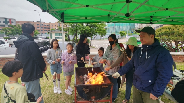 15일 경기도 용인 목양감리교회에서 열린 ‘텐트 밖은 우리 교회-시즌 4’ 행사 풍경.
