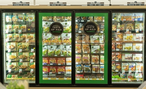 미국 식품코너 냉장식품장에 진열된 CJ 식품. [사진 = 연합뉴스]