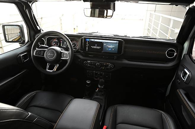 지프 랭글러 사하라 파워탑. 김학수 기자