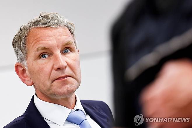 (할레 EPA=연합뉴스) 선고공판 출석한 비외른 회케. 2024.5.14
