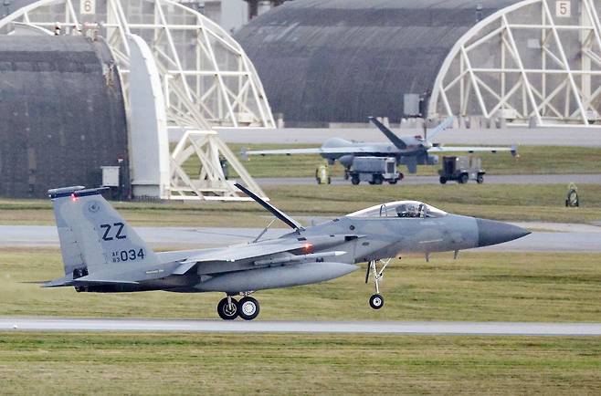 오키나와 가데나 기지에서 이륙하는 미군 F-15 전투기 [교도 연합뉴스 자료사진. 재판매 및 DB 금지]