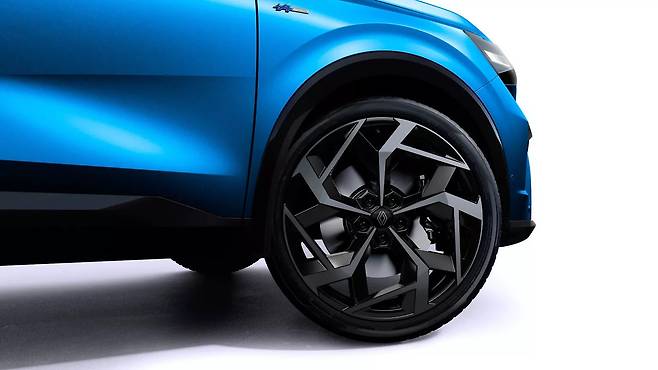 르노 라팔 E테크 4x4