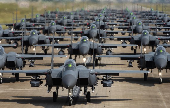 2022년 5월 25일 공군 전투기들이 '엘리펀트 워크' 훈련을 실시하고 있다. 사진=합동참모본부 제공