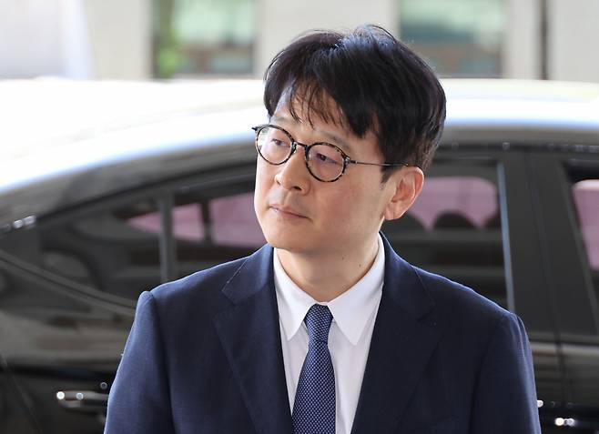Lee Chang-soo, the new chief of the Seoul High Prosecutors’ Office talks to reporters on the first day of his work on Thursday. (Yonhap)