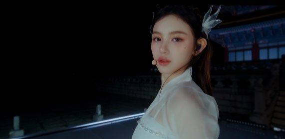 [서울=뉴시스] 뉴진스 근정전 무대 다니엘. (사진 = KBS 제공) 2024.05.16. photo@newsis.com *재판매 및 DB 금지