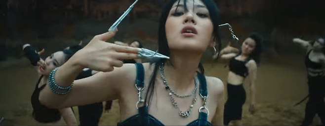비비 ‘나쁜X’ 뮤직비디오 화면