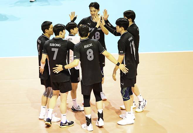 지난 해 아시아대회에 나선 한국 남자배구 대표팀, AVC