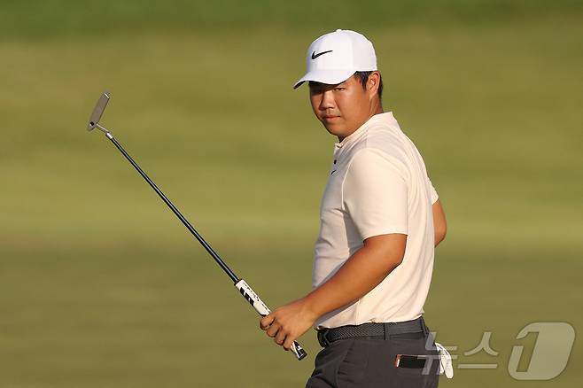 김주형(22·나이키골프)이 17일(한국시간) 열린 PGA챔피언십 1라운드에서 홀을 돌고 있다. ⓒ AFP=뉴스1