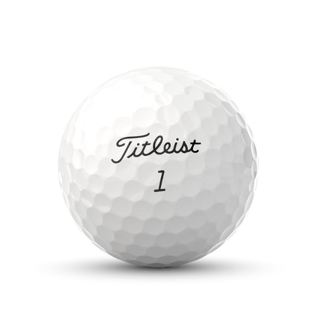 휠라홀딩스가 인수한 미국 골프용품 회사 아쿠쉬네트의 대표 브랜드인 타이틀리스트의 골프볼. PRO V1과 PRO V1x가 유명하다. 아쿠쉬네트 제공