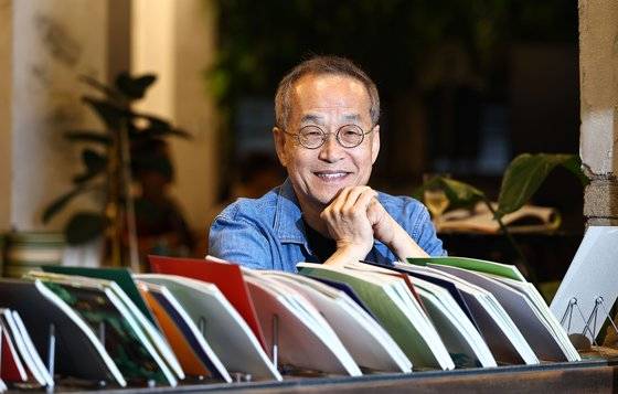 지난 11일 만난 최재천 교수는 “대한민국의 거의 모든 분야가 세계 최고 수준이지만 정치만 후진성을 못 면했다”며 “우리 사회에서 숙론을 가장 먼저 배워야 할 사람은 국회의원”이라고 말했다. 김종호 기자