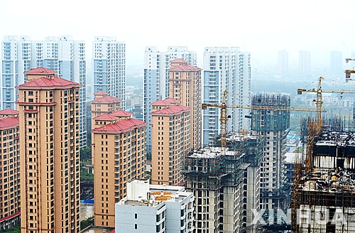 [스좌장=신화/뉴시스] 중국 허베이성 스자좡시에 있는 고층 아파트 건설현장