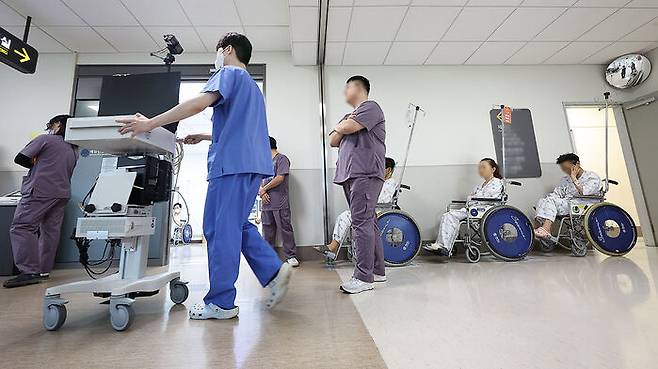 서울 시내 한 대학병원에서 검사를 기다리고 있는 환자들