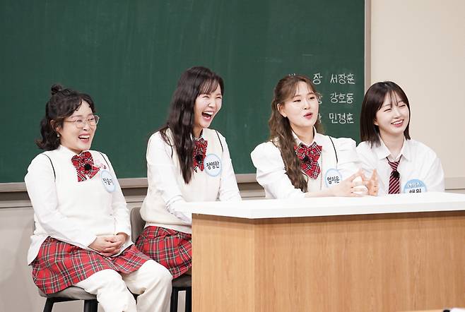 18일 방송되는 JTBC 예능 ‘아는 형님’에 출연한 방송인 박슬기(왼쪽부터), 장영란, 엄지윤, 엔믹스 해원. 사진 JTBC