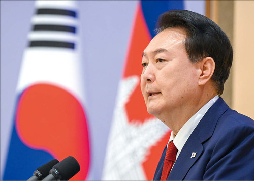 윤석열 대통령이 지난 5월 16일 서울 용산 대통령실 청사에서 열린 한·캄보디아 공식 오찬에서 발언하고 있다. (연합뉴스)