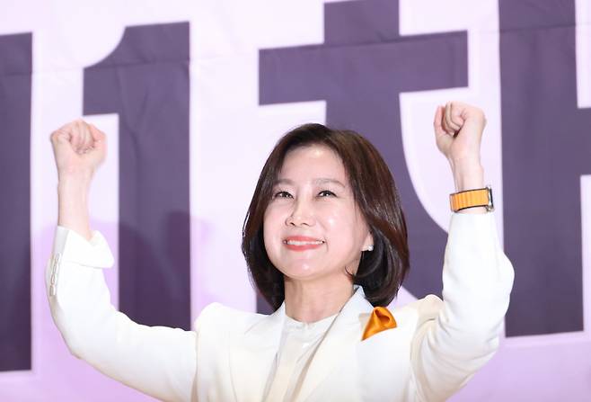 허은아 개혁신당 새 대표가 5월19일 국회에서 열린 전당대회에서 당선된 뒤 기뻐하고 있다. ⓒ연합뉴스