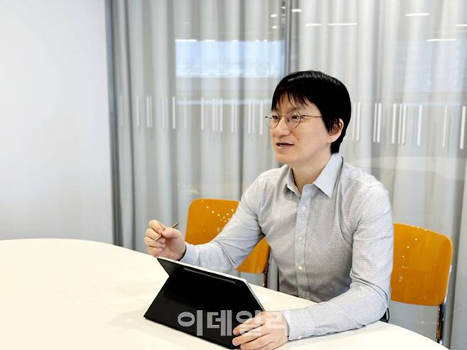 김형우 신한금융 슈퍼SOL플랫폼본부 셀장이 15일 이데일리와 인터뷰에서 슈퍼SOL 전략에 대해 설명하고 있다.(사진=신한금융그룹)