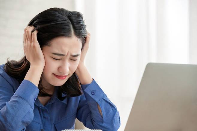 운동이 부족한 사람은 두통이 발생할 위험이 높은 것으로 나타났다. [사진=게티이미지뱅크]