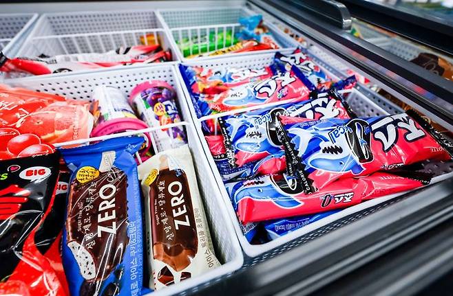 서울시내 편의점에 '제로(ZERO)' 아이스크림이 진열되어 있다.ⓒ뉴시스