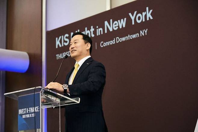 지난 16일(현지시간) 미국 뉴욕에서 열리 IR 행사에서 김성환 한국투자증권 사장이 발언하고 있다. ⓒ한국투자증권