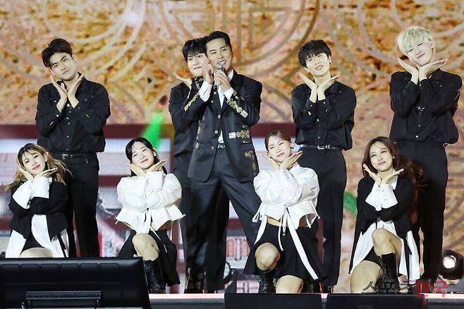 '코리아 온 스테이지' 무대에 오른 가수 장민호. ⓒ이혜영 기자 lhy@hankooki.com