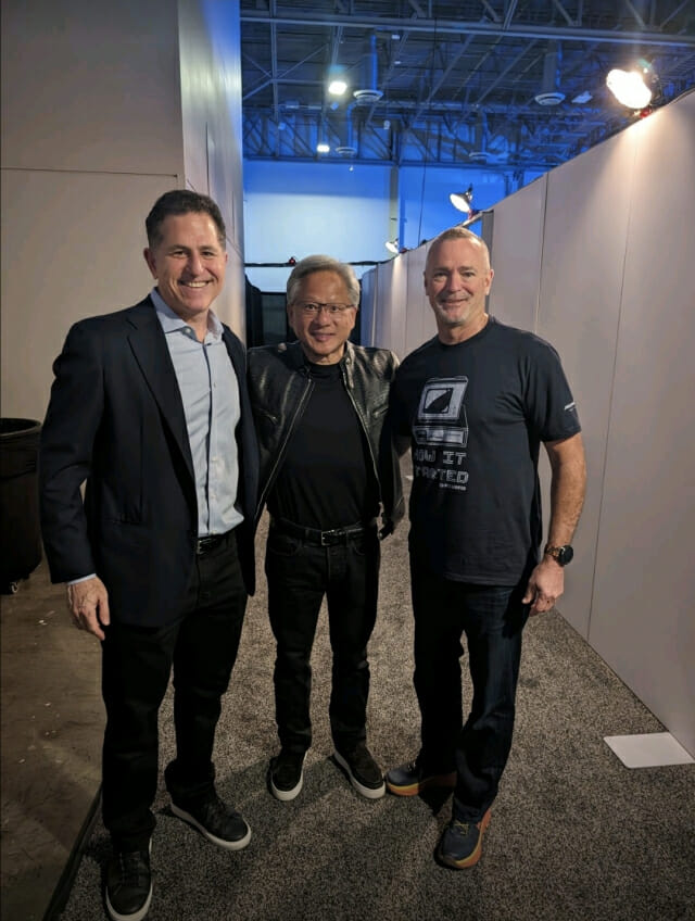젠슨 황 엔비디아 CEO(가운데)가 '델 테크놀로지스 월드(DTW) 2024'에 기조연설자로 참석한 후 마이클 델 델테크놀로지스 회장(왼쪽)과 함께 기념 촬영한 모습. (사진=마이클 델 델테크놀로지스 회장 링크드인)