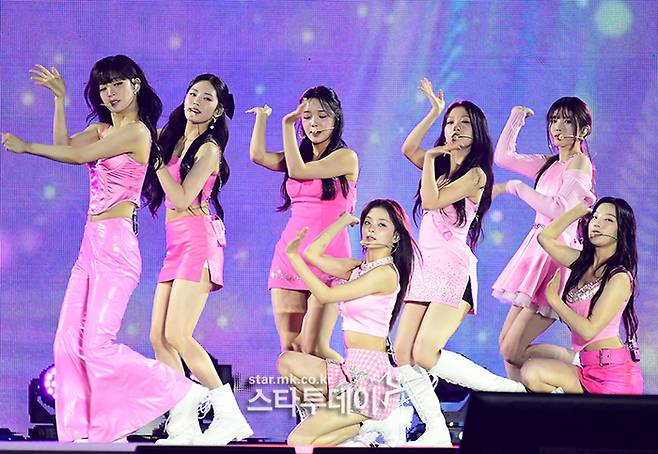 그룹 프로미스나인. <강영국 기자>