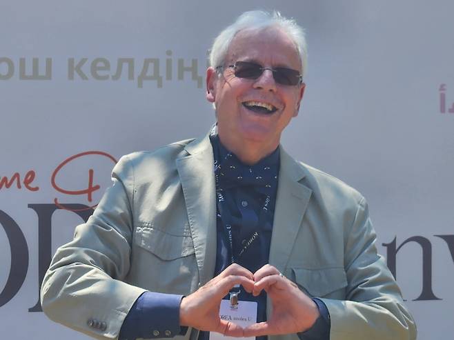 한국을 찾은 아이유 '찐팬' 할아버지 제브 라테트(76)씨 [촬영 이율립]