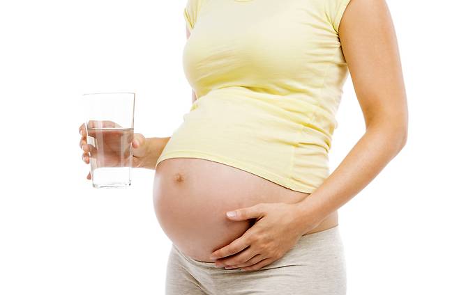 자궁에서 수돗물 1L당 0.68㎎의 불소에 노출된 유아는 임상적으로 중요하거나 임상적으로 경계선에 있는 것으로 간주되는 행동 문제를 보일 가능성이 1.83배 더 높은 것으로 나타났다. [사진=클립아트코리아]