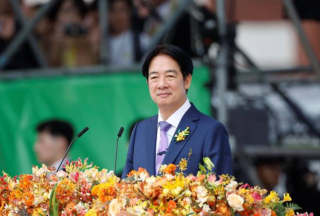 라이칭더 신임 대만 총통이 20일 타이베이 총통부 앞에서 취임식을 갖고 있다./로이터 연합뉴스