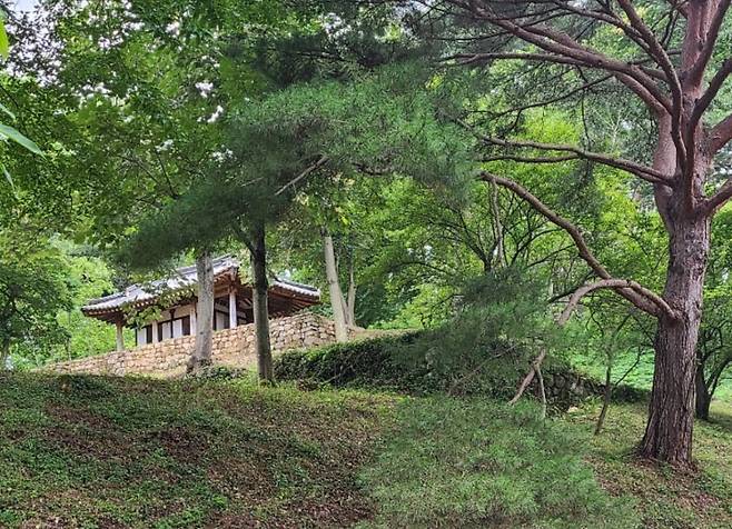 전남 담양의 환벽당 별서(別墅). 조선 명종 때(1540년대 추정) 김윤제가 후학 양성을 위해 지었다. 별서는 자연에 조용히 스며들어 존재가 드러나지 않는 최소한의 생활을 위한 건축이다. 김대균 건축가 제공