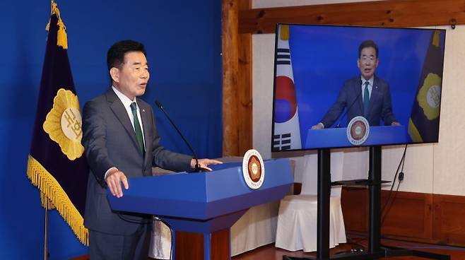 김진표 국회의장이 22일 오전 서울 여의도 국회 사랑재에서 열린 퇴임 기자간담회에 참석해 발언하고 있다.