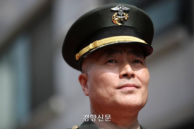 해병대원 순직사건 수사 이첩 관련 항명 및 상관명예훼손 혐의로 기소된 박정훈 해병대 전 수사단장이 지난 17일 4차 공판이 열리는 서울 용산구 중앙지역군사법원에 출석하고 있다. 권도현 기자