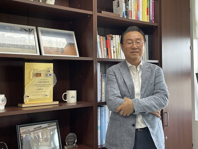 Park Jong-dae, visiting professor at the Graduate School of International Studies at Yonsei University in Seoul, poses for a photo during his interview with The Korea Herald at his office on May 1. (The Korea Herald/ Ji Da-gyum)