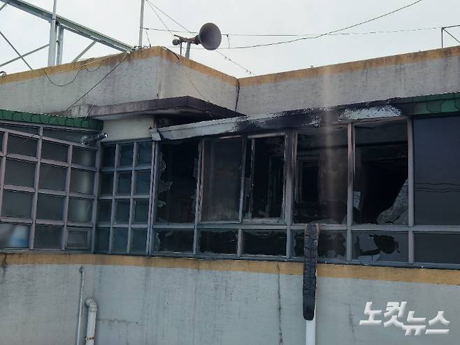 22일 오전 7시 20분쯤 전남 장성군 장성읍 한 3층 주택에서 화재가 발생했다. 박성은 기자