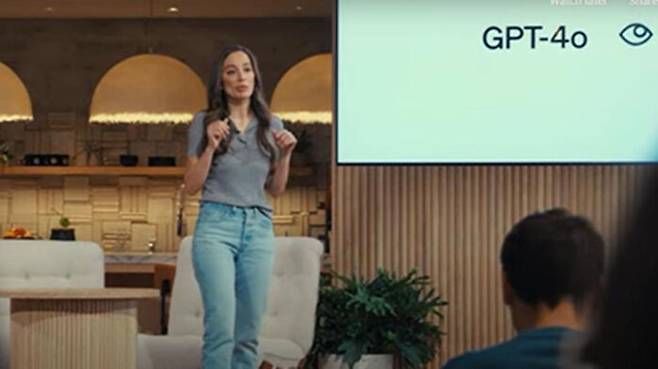 GPT-4o 설명하는 미라 무라티 오픈AI CTO. 사진 : 오픈AI 라이브 스트림 캡처