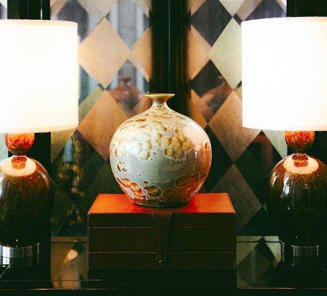 호텔의 품격을 높여 주는 예술 작품들