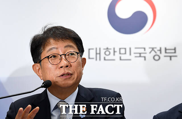 박상우 국토교통부 장관이 22일 오전 서울 종로구 정부서울청사에서 1기 신도시 선도지구 선정계획을 발표하고 있다. /임영무 기자