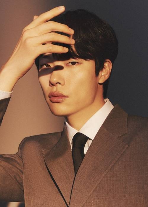 배우 류준열이 23일 오전 서울 종로구 소격동 한 카페에서 인터뷰를 진행했다. 사진=넷플릭스