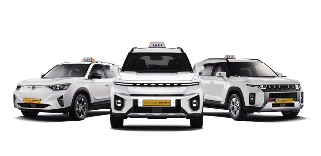 KG모빌리티가 택시 전용 모델 3종을 동시 출시하며 국내 택시 시장에 본격적으로 진출한다. 사진 제공=KG모빌리티