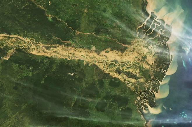 5월 2일 촬영한 탄자니아 루피지강 홍수 위성사진 [나사 제공/WWA 홈페이지 캡처. 재판매 및 DB 금지]