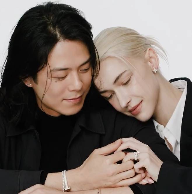 래퍼 빈지노, 스테파니 미초바 부부. 사진 | 에스콰이어