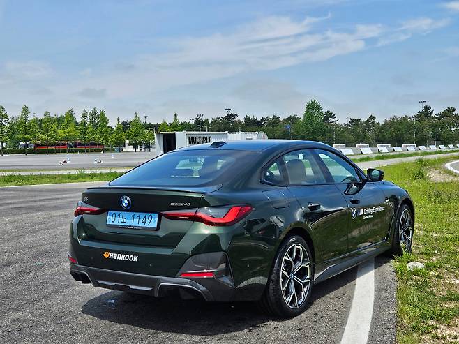 BMW i4 eDrive40. /권유정 기자