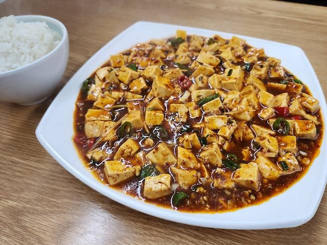 서울 동작구 ‘홍콩참치만두’의 마파두부.