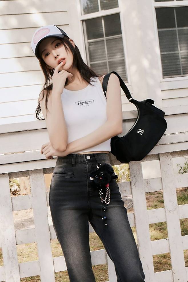 햇빛도 가리고 스타일링의 포인트가 되는 여름용 매시캡도 야외 행사의 필수품이다. MLB 제공