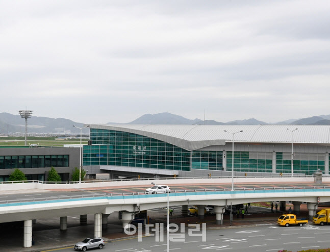 증축 공사 착공 5년 만에 완공된 김해국제공항 국제선 터미널. (사진=한국공항공사)