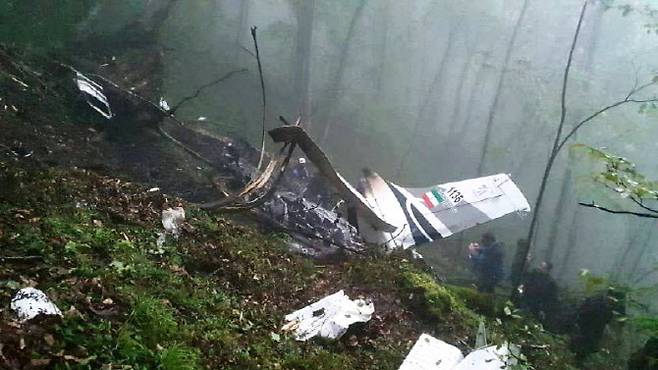 이란 북서부 바르자간 지역의 한 산에 추락한 에브라힘 라이시 이란 대통령이 탑승했던 헬기 잔해가 20일(현지시간) 발견됐다.(사진=로이터)